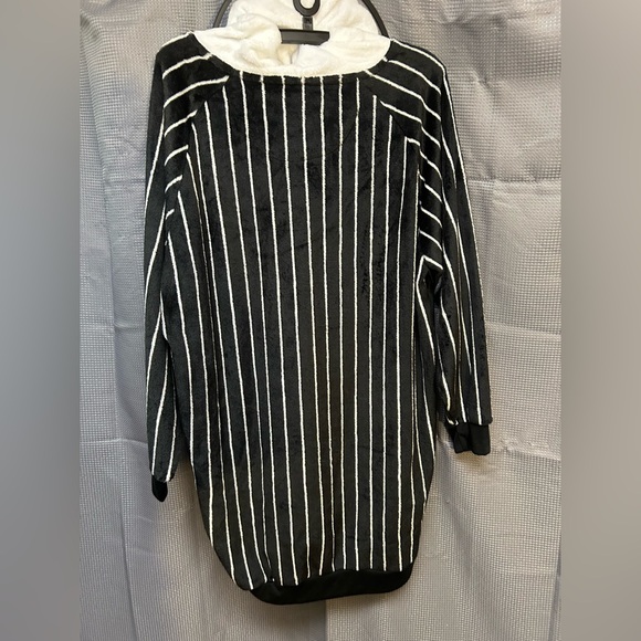 Jack Skellington Plush Hoodie and Socks - Picture 4 of 5